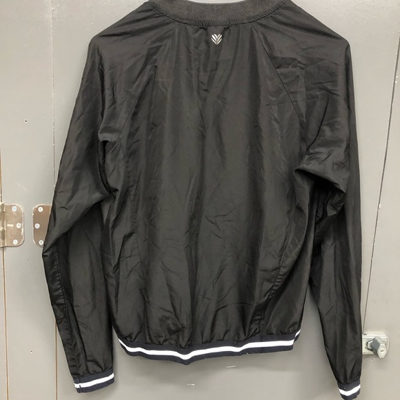 Forever 21 Lightweight Windbreaker - Picture 4 of 4